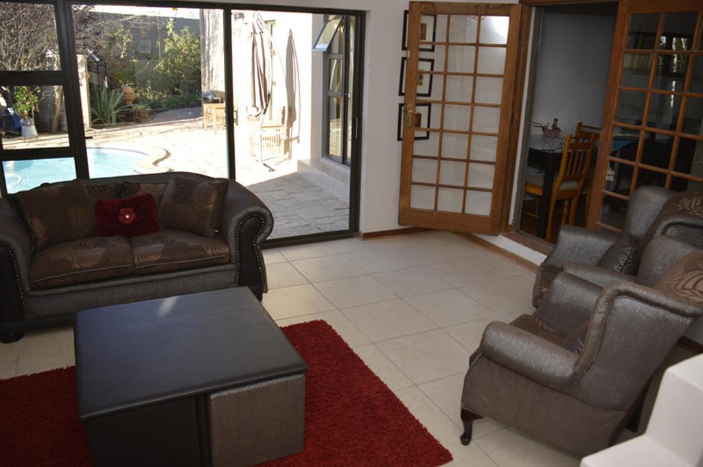 Two Bells Guest House 블룸폰테인 외부 사진